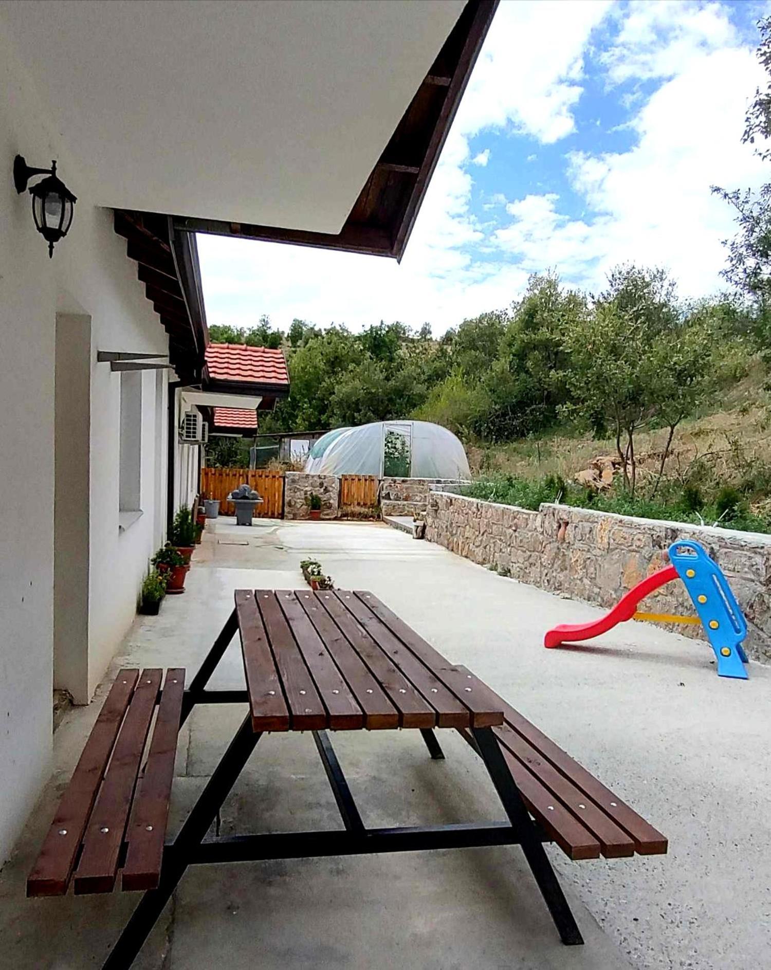 Lesnovo House Tomevski Ngoại thất bức ảnh